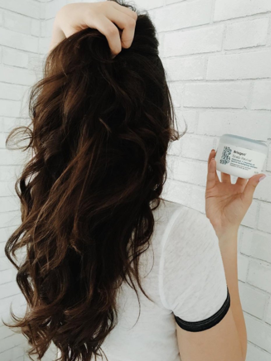 Scalp Revival Charcoal + Coconut Oil Micro-Exfoliating Shampoo